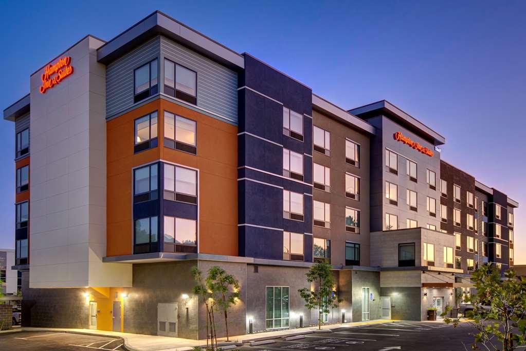 Hampton Inn & Suites Ontario Rancho Cucamonga Ngoại thất bức ảnh