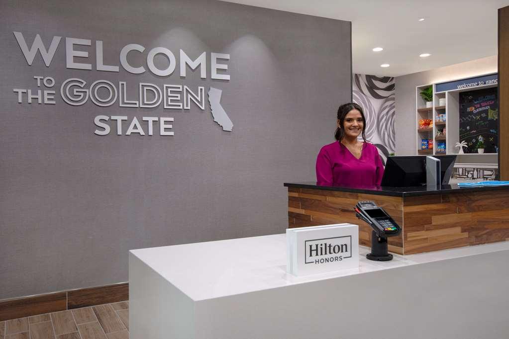 Hampton Inn & Suites Ontario Rancho Cucamonga Ngoại thất bức ảnh